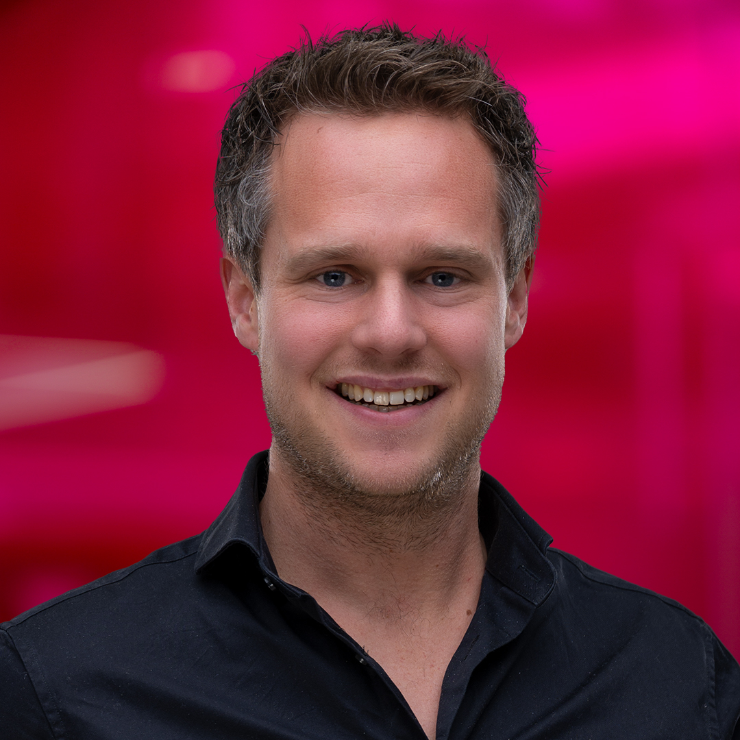 Niels Hobert