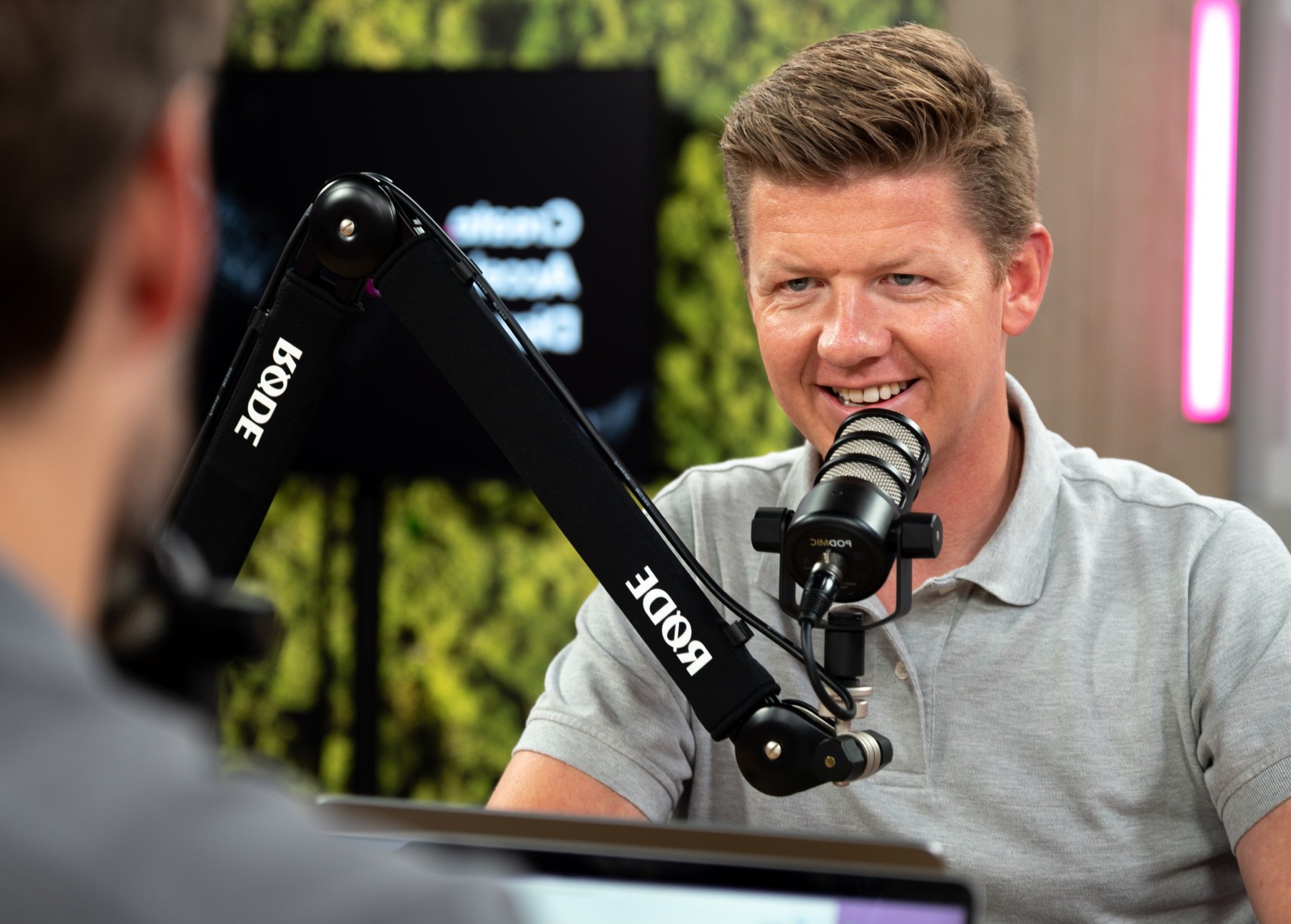 Pulse #119: AI-traffic: meer bounce, betere conversies? AI Max & Google core updates en VEO3 in NL